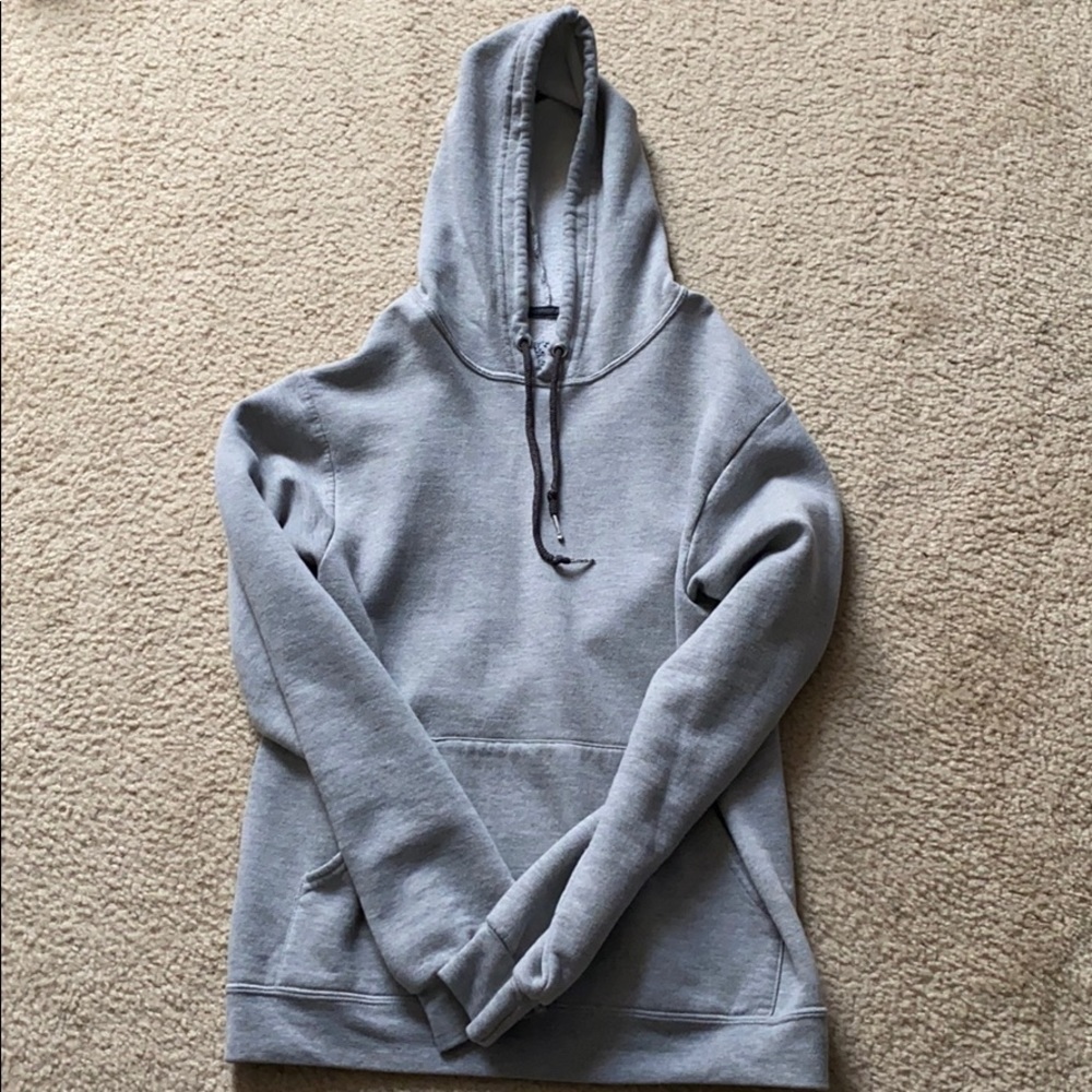 plain gray sweatshirt